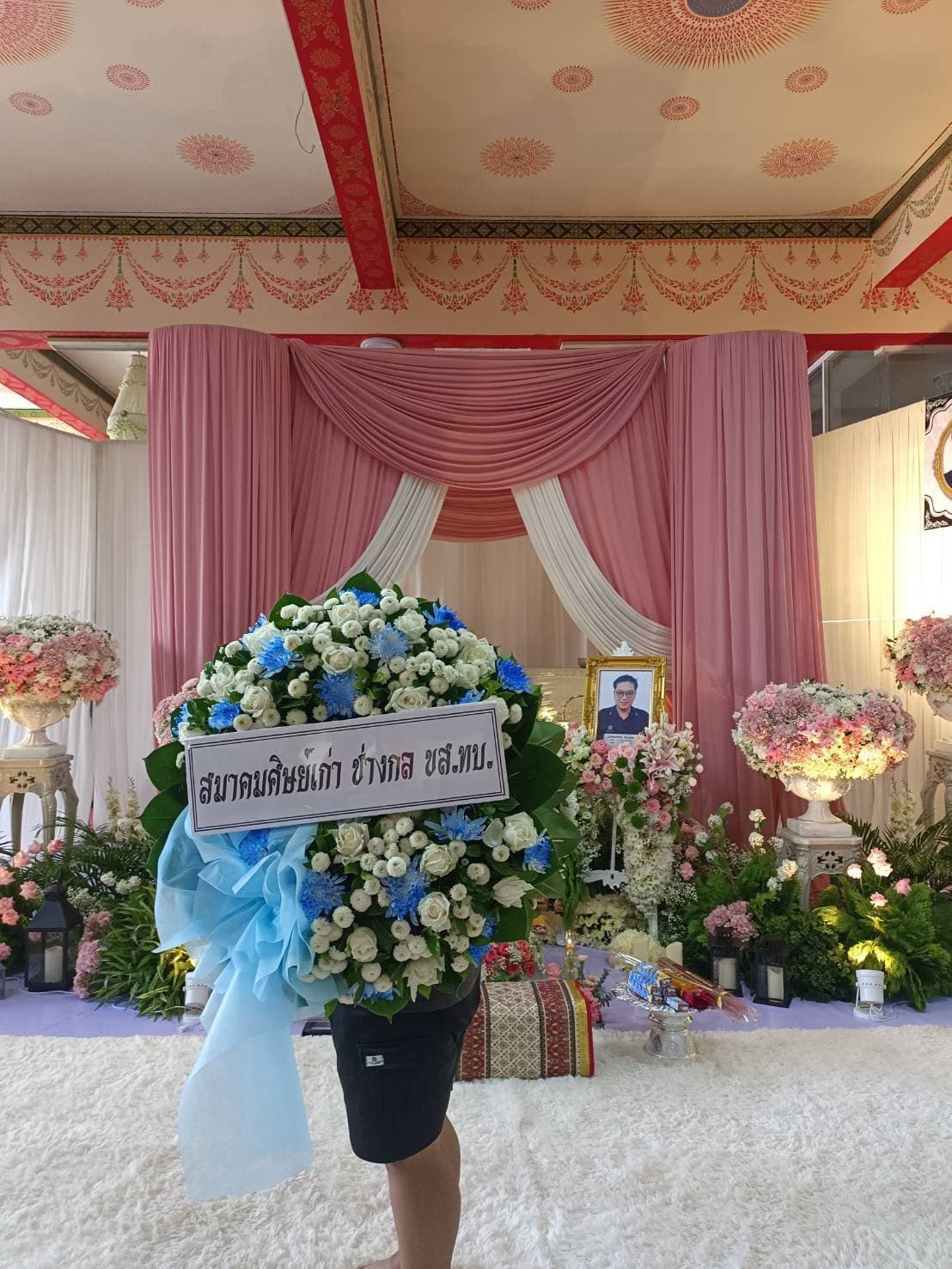  วันนี้ 12 มิถุนายน 2568 เวลา 16:00 น วัดหมอนไม้ ตำบลป่าซาง อำเภอเมือง จังหวัดอุตรดิตถ์ สมาคมศิษย์เก่าช่างกล ขส.ทบ. ขอแสดงความเสียใจกับครอบครัว “พีระชัยรัตน์" ที่สูญเสีย นายณรงค์ศักดิ์ พีระชัยรัตน์ (ช่างเอก A.T.E.31) ขอให้ท่านไปสู่ สัมปรายภพ ภพภูมิที่ดีด้วยครับ