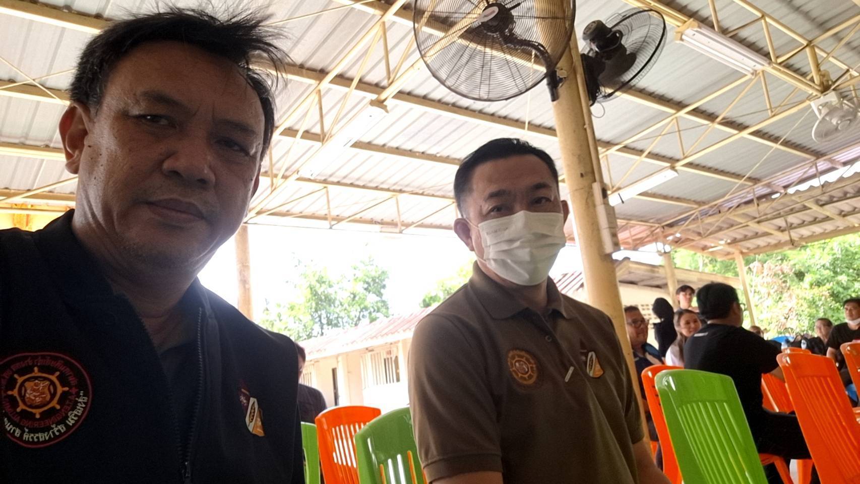 วันนี้ วันที่ 26 มิถุนายน 2568 เวลา 15:00 น ที่วัดแคใน อ.เมือง นนทบุรีนายสุวิศิษฎ์ สันติทวีธนเวช(A.T.E.18) ว่าที่ฝ่ายกิจกรรม สมาคมศิษย์เก่า ช่างกล ขส.ทบ. และ นายจักราวุธ บุรมย์(A.T.E.22) ว่าที่เลขานุการ เป็นตัวแทนสมาคมศิษย์เก่าฯ ได้มาร่วมงานรดน้ำศพ นายกฤษฎา เอี่ยมวิจารย์(น้องปลื้ม A.T.E.58) ซึ่งเกิดอุบัติเหตุ และได้เสียชีวิต เมื่อวันที่ 25 มิถุนายน 2568 ขอให้น้องไปสู่สัมปรายภพ ภพภูมิที่ดีด้วยครับ - 1